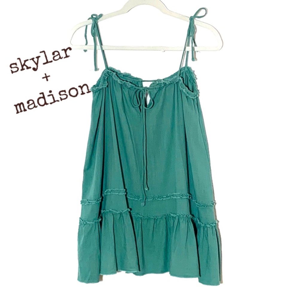 Skylar+Madison boho, ruffle, tie strap tank top M